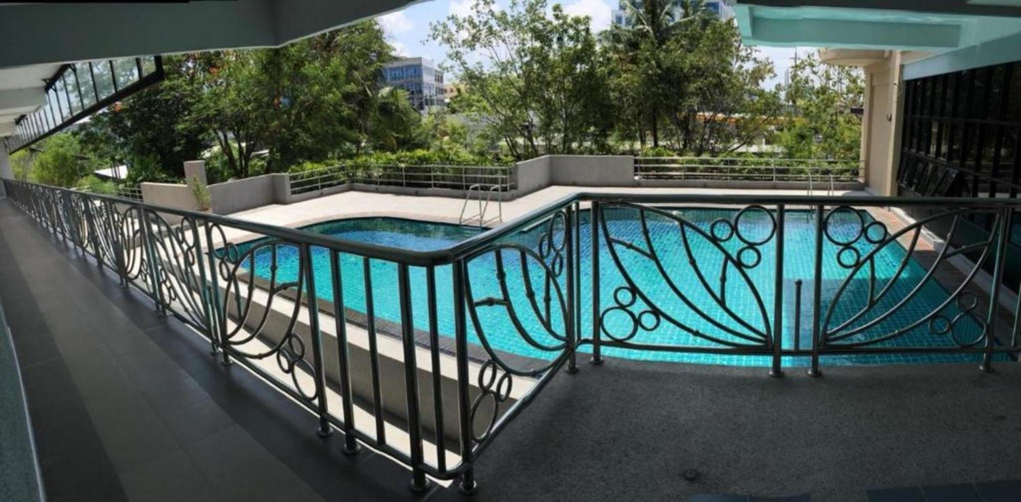 Carnation Residence Samut Prakan Bagian luar foto