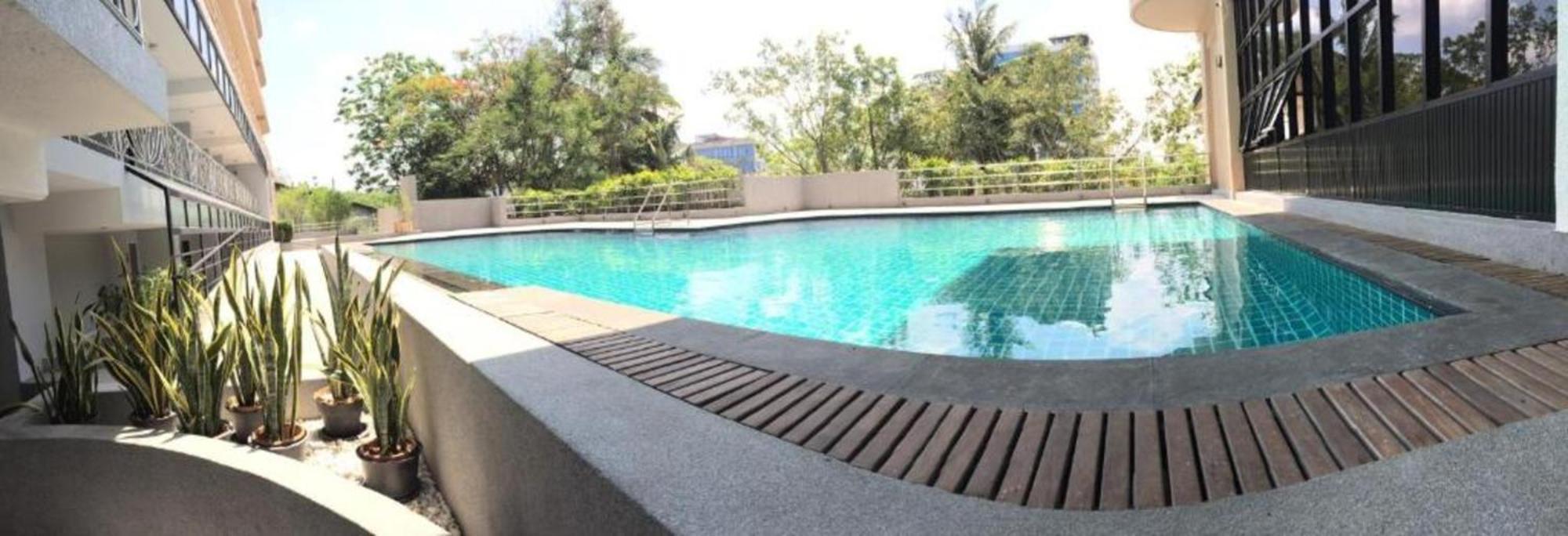Carnation Residence Samut Prakan Bagian luar foto